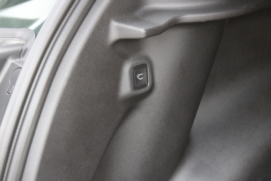 Jeep Compass 1.5T 145PK e-Hybrid NORTH STAR | SCHUIF/KANTEL DAK | UNIEKE KLEUR! "TECHNO GREEN" | WINTERPACK: STOEL/STUUR/PARKEERNSENSOREN/RUITENSPROEIER VERWARMBAAR | SAFETY PACK: 360° CAMERA/DODEHOEK BEWAKING/BUITENSPIEGELS MET INSTAPVERLICHTING | 10,1" TOUCHSCREEN MET NAVIGATIE/ADAPTIVE CRUISE CONTROL INCL LANE CENTERING ASSIST/VERKEERSBORDEN INFORMATIE/DRAADLOZE TELEFOONLADER/HANDSFREE ELEKTRISCH BEDIENBARE ACHTERKLEP | PREMIUM AUDIO SYSTEEM MET 9 SPEAKERS & SUBWOOVER "ALPINE" | KEYLESS ENTRY | DRAADLOZE APPLE CARPLAY/ANDROID AUTO | 18" LICHTMETALEN VELGEN | TWO TONE ZWART DAK |