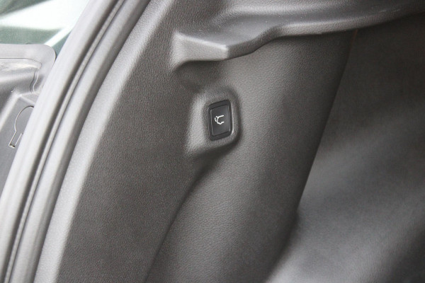 Jeep Compass 1.5T 145PK e-Hybrid NORTH STAR | SCHUIF/KANTEL DAK | UNIEKE KLEUR! "TECHNO GREEN" | WINTERPACK: STOEL/STUUR/PARKEERNSENSOREN/RUITENSPROEIER VERWARMBAAR | SAFETY PACK: 360° CAMERA/DODEHOEK BEWAKING/BUITENSPIEGELS MET INSTAPVERLICHTING | 10,1" TOUCHSCREEN MET NAVIGATIE/ADAPTIVE CRUISE CONTROL INCL LANE CENTERING ASSIST/VERKEERSBORDEN INFORMATIE/DRAADLOZE TELEFOONLADER/HANDSFREE ELEKTRISCH BEDIENBARE ACHTERKLEP | PREMIUM AUDIO SYSTEEM MET 9 SPEAKERS & SUBWOOVER "ALPINE" | KEYLESS ENTRY | DRAADLOZE APPLE CARPLAY/ANDROID AUTO | 18" LICHTMETALEN VELGEN | TWO TONE ZWART DAK |