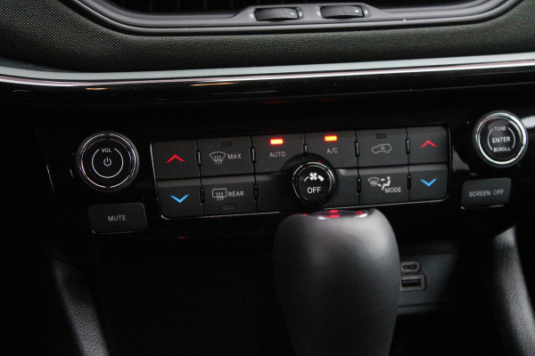 Jeep Compass 1.5T 145PK e-Hybrid NORTH STAR | SCHUIF/KANTEL DAK | UNIEKE KLEUR! "TECHNO GREEN" | WINTERPACK: STOEL/STUUR/PARKEERNSENSOREN/RUITENSPROEIER VERWARMBAAR | SAFETY PACK: 360° CAMERA/DODEHOEK BEWAKING/BUITENSPIEGELS MET INSTAPVERLICHTING | 10,1" TOUCHSCREEN MET NAVIGATIE/ADAPTIVE CRUISE CONTROL INCL LANE CENTERING ASSIST/VERKEERSBORDEN INFORMATIE/DRAADLOZE TELEFOONLADER/HANDSFREE ELEKTRISCH BEDIENBARE ACHTERKLEP | PREMIUM AUDIO SYSTEEM MET 9 SPEAKERS & SUBWOOVER "ALPINE" | KEYLESS ENTRY | DRAADLOZE APPLE CARPLAY/ANDROID AUTO | 18" LICHTMETALEN VELGEN | TWO TONE ZWART DAK |