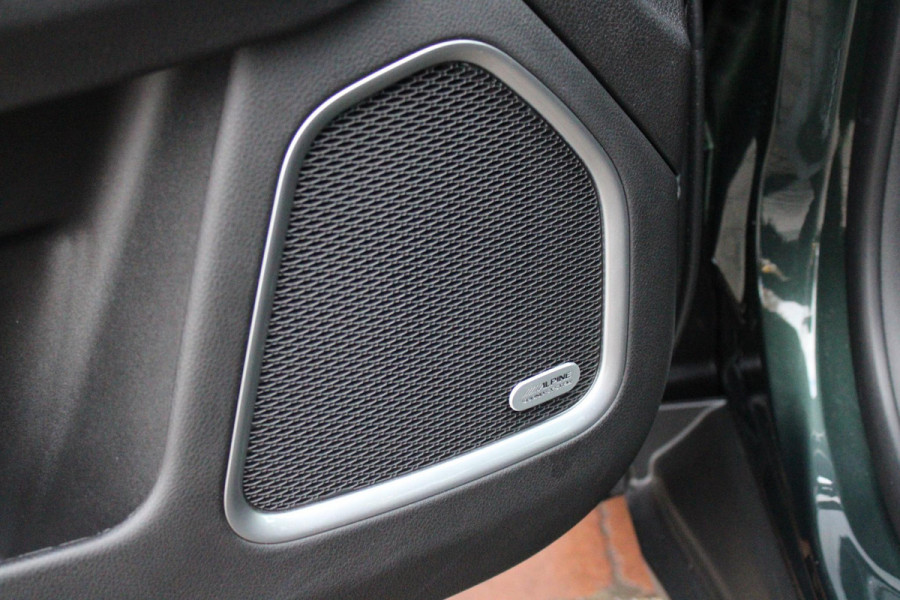 Jeep Compass 1.5T 145PK e-Hybrid NORTH STAR | SCHUIF/KANTEL DAK | UNIEKE KLEUR! "TECHNO GREEN" | WINTERPACK: STOEL/STUUR/PARKEERNSENSOREN/RUITENSPROEIER VERWARMBAAR | SAFETY PACK: 360° CAMERA/DODEHOEK BEWAKING/BUITENSPIEGELS MET INSTAPVERLICHTING | 10,1" TOUCHSCREEN MET NAVIGATIE/ADAPTIVE CRUISE CONTROL INCL LANE CENTERING ASSIST/VERKEERSBORDEN INFORMATIE/DRAADLOZE TELEFOONLADER/HANDSFREE ELEKTRISCH BEDIENBARE ACHTERKLEP | PREMIUM AUDIO SYSTEEM MET 9 SPEAKERS & SUBWOOVER "ALPINE" | KEYLESS ENTRY | DRAADLOZE APPLE CARPLAY/ANDROID AUTO | 18" LICHTMETALEN VELGEN | TWO TONE ZWART DAK |