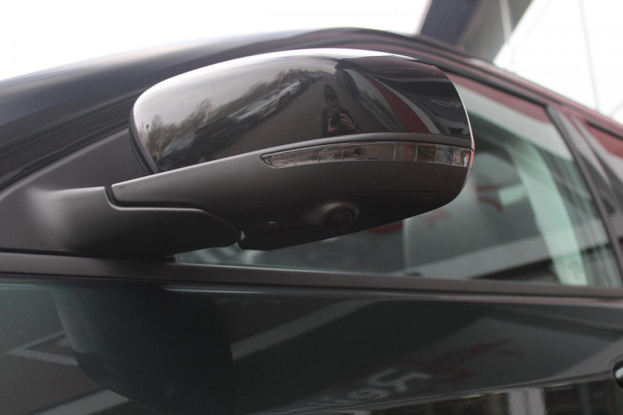 Jeep Compass 1.5T 145PK e-Hybrid NORTH STAR | SCHUIF/KANTEL DAK | UNIEKE KLEUR! "TECHNO GREEN" | WINTERPACK: STOEL/STUUR/PARKEERNSENSOREN/RUITENSPROEIER VERWARMBAAR | SAFETY PACK: 360° CAMERA/DODEHOEK BEWAKING/BUITENSPIEGELS MET INSTAPVERLICHTING | 10,1" TOUCHSCREEN MET NAVIGATIE/ADAPTIVE CRUISE CONTROL INCL LANE CENTERING ASSIST/VERKEERSBORDEN INFORMATIE/DRAADLOZE TELEFOONLADER/HANDSFREE ELEKTRISCH BEDIENBARE ACHTERKLEP | PREMIUM AUDIO SYSTEEM MET 9 SPEAKERS & SUBWOOVER "ALPINE" | KEYLESS ENTRY | DRAADLOZE APPLE CARPLAY/ANDROID AUTO | 18" LICHTMETALEN VELGEN | TWO TONE ZWART DAK |