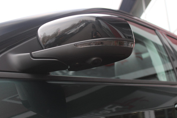 Jeep Compass 1.5T 145PK e-Hybrid NORTH STAR | SCHUIF/KANTEL DAK | UNIEKE KLEUR! "TECHNO GREEN" | WINTERPACK: STOEL/STUUR/PARKEERNSENSOREN/RUITENSPROEIER VERWARMBAAR | SAFETY PACK: 360° CAMERA/DODEHOEK BEWAKING/BUITENSPIEGELS MET INSTAPVERLICHTING | 10,1" TOUCHSCREEN MET NAVIGATIE/ADAPTIVE CRUISE CONTROL INCL LANE CENTERING ASSIST/VERKEERSBORDEN INFORMATIE/DRAADLOZE TELEFOONLADER/HANDSFREE ELEKTRISCH BEDIENBARE ACHTERKLEP | PREMIUM AUDIO SYSTEEM MET 9 SPEAKERS & SUBWOOVER "ALPINE" | KEYLESS ENTRY | DRAADLOZE APPLE CARPLAY/ANDROID AUTO | 18" LICHTMETALEN VELGEN | TWO TONE ZWART DAK |