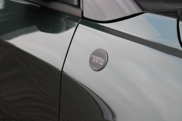 Jeep Compass 1.5T 145PK e-Hybrid NORTH STAR | SCHUIF/KANTEL DAK | UNIEKE KLEUR! "TECHNO GREEN" | WINTERPACK: STOEL/STUUR/PARKEERNSENSOREN/RUITENSPROEIER VERWARMBAAR | SAFETY PACK: 360° CAMERA/DODEHOEK BEWAKING/BUITENSPIEGELS MET INSTAPVERLICHTING | 10,1" TOUCHSCREEN MET NAVIGATIE/ADAPTIVE CRUISE CONTROL INCL LANE CENTERING ASSIST/VERKEERSBORDEN INFORMATIE/DRAADLOZE TELEFOONLADER/HANDSFREE ELEKTRISCH BEDIENBARE ACHTERKLEP | PREMIUM AUDIO SYSTEEM MET 9 SPEAKERS & SUBWOOVER "ALPINE" | KEYLESS ENTRY | DRAADLOZE APPLE CARPLAY/ANDROID AUTO | 18" LICHTMETALEN VELGEN | TWO TONE ZWART DAK |