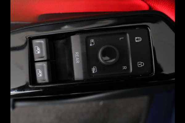 Volkswagen ID.4 First 77 kWh 204 pk | Navigatie | Warmtepomp | Trekhaak (wegklapbaar) | Parkeersensoren | Achteruitrijcamera | Stoelverwarming |SOH 88%