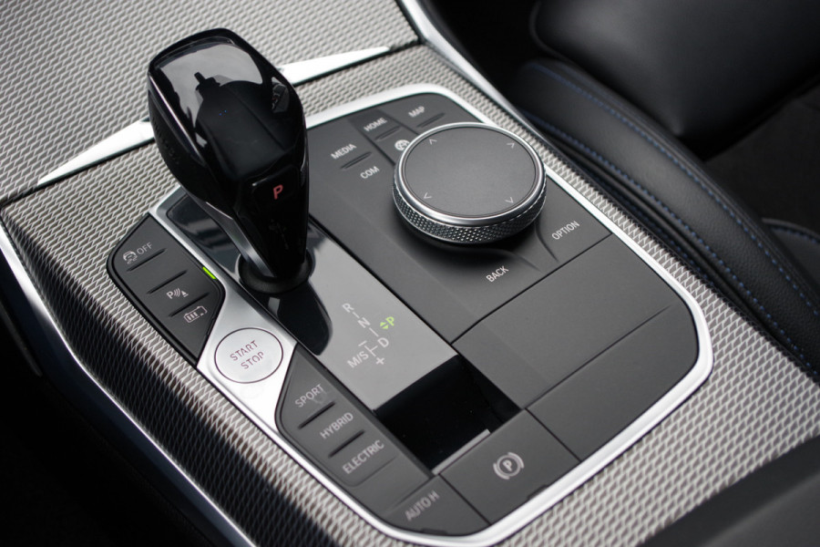 BMW 3-serie 330e 293 PK High Executive M-Sport PHEV, Adap. Cruise Control, Head-Up, Camera, Carplay,