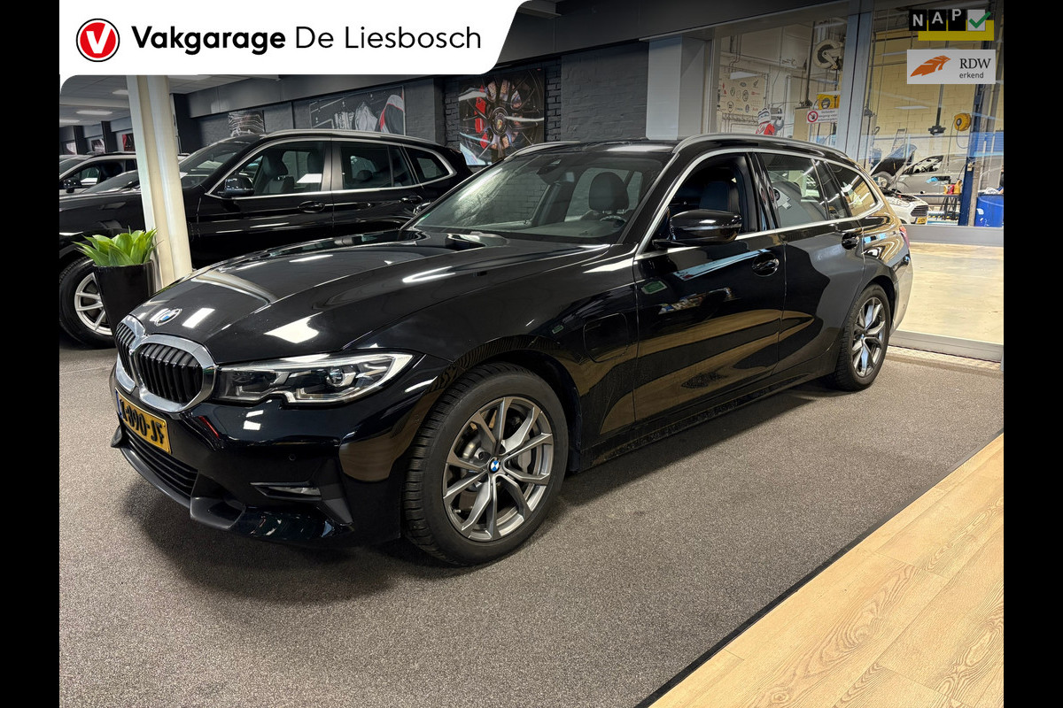 BMW 3 Serie Touring 330e eDrive Edition / Leder / LED / Trekhaak / cruise-control
