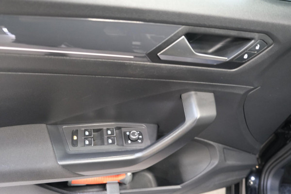 Volkswagen T-Roc 1.0 TSI Sport - N.A.P. Airco, Cruise, Navi, PDC.