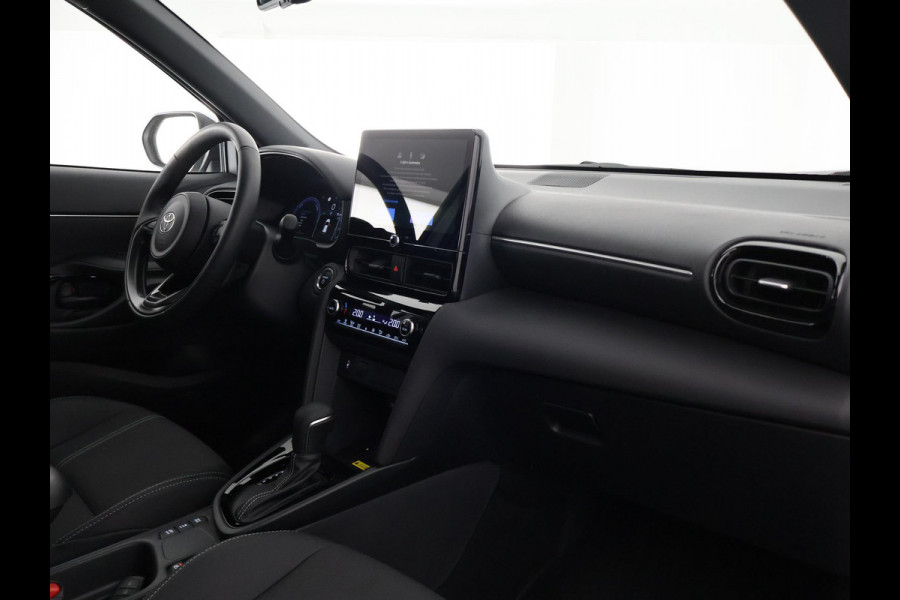Toyota Yaris Cross 1.5 HYBRID 130 EXECUTIVE GARANTIE 9-2035 LEDER.STUUR/STOELVERW.DODE HOEK SENSOR. PDC V+A.ELEKTR.KOFFERBAK