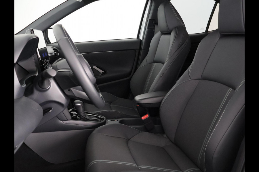 Toyota Yaris Cross 1.5 HYBRID 130 EXECUTIVE GARANTIE 9-2035 LEDER.STUUR/STOELVERW.DODE HOEK SENSOR. PDC V+A.ELEKTR.KOFFERBAK
