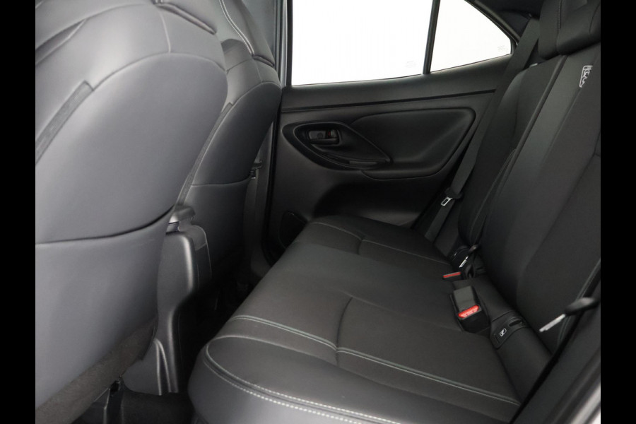 Toyota Yaris Cross 1.5 HYBRID 130 EXECUTIVE GARANTIE 9-2035 LEDER.STUUR/STOELVERW.DODE HOEK SENSOR. PDC V+A.ELEKTR.KOFFERBAK