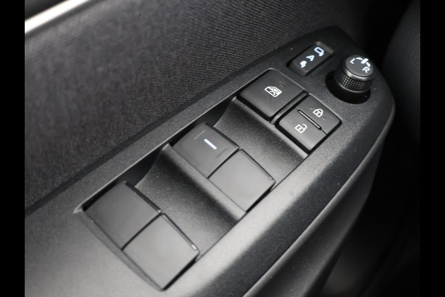 Toyota Yaris Cross 1.5 HYBRID 130 EXECUTIVE GARANTIE 9-2035 LEDER.STUUR/STOELVERW.DODE HOEK SENSOR. PDC V+A.ELEKTR.KOFFERBAK