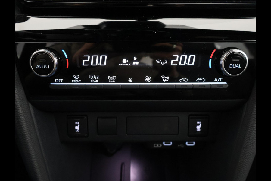 Toyota Yaris Cross 1.5 HYBRID 130 EXECUTIVE GARANTIE 9-2035 LEDER.STUUR/STOELVERW.DODE HOEK SENSOR. PDC V+A.ELEKTR.KOFFERBAK