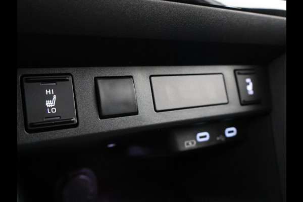 Toyota Yaris Cross 1.5 HYBRID 130 EXECUTIVE GARANTIE 9-2035 LEDER.STUUR/STOELVERW.DODE HOEK SENSOR. PDC V+A.ELEKTR.KOFFERBAK