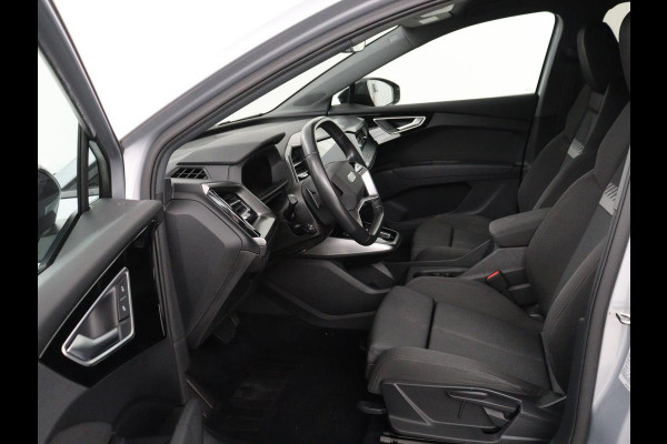 Audi Q4 e-tron 40 Launch edition Advanced 77 kWh | Stoelverwarming | Trekhaak | Adaptive cruise | Camera | Matrix LED | Navigatie | Carplay | Audi Sound | Parkeerhulp