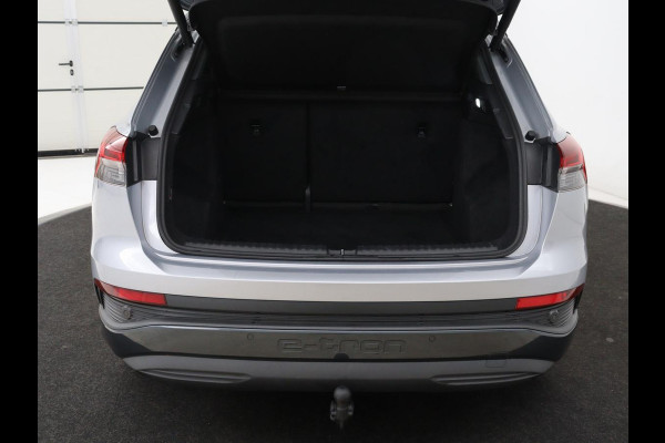 Audi Q4 e-tron 40 Launch edition Advanced 77 kWh | Stoelverwarming | Trekhaak | Adaptive cruise | Camera | Matrix LED | Navigatie | Carplay | Audi Sound | Parkeerhulp