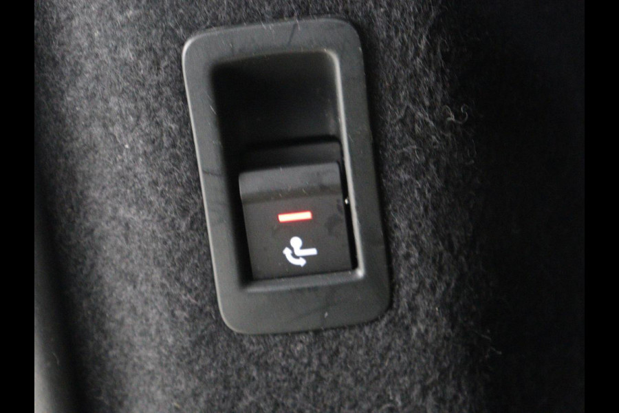 Audi Q4 e-tron 40 Launch edition Advanced 77 kWh | Stoelverwarming | Trekhaak | Adaptive cruise | Camera | Matrix LED | Navigatie | Carplay | Audi Sound | Parkeerhulp