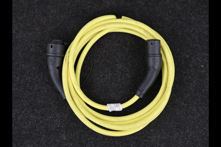 Audi Q4 e-tron 40 Launch edition Advanced 77 kWh | Stoelverwarming | Trekhaak | Adaptive cruise | Camera | Matrix LED | Navigatie | Carplay | Audi Sound | Parkeerhulp