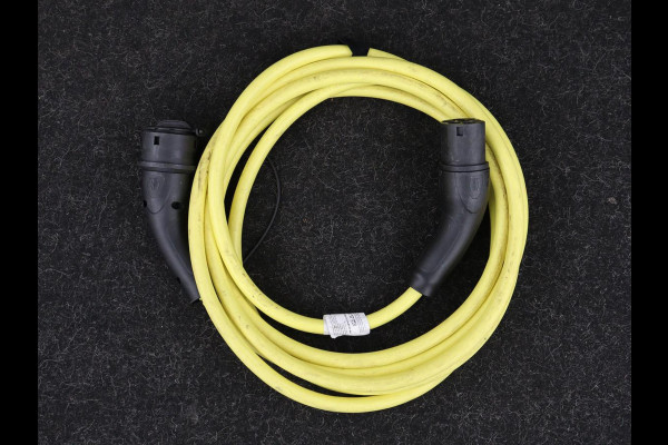 Audi Q4 e-tron 40 Launch edition Advanced 77 kWh | Stoelverwarming | Trekhaak | Adaptive cruise | Camera | Matrix LED | Navigatie | Carplay | Audi Sound | Parkeerhulp