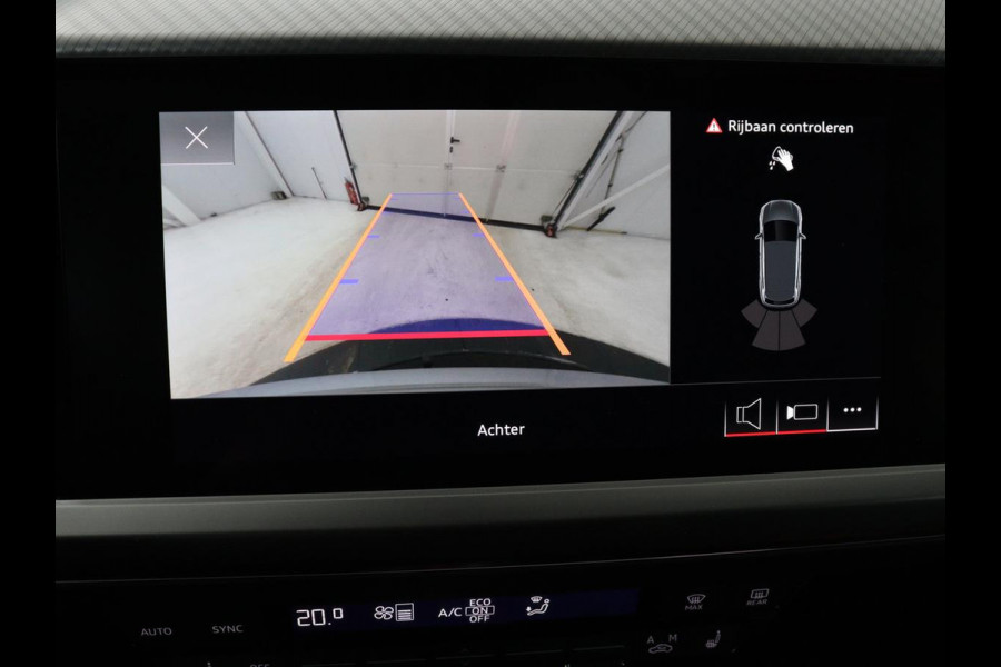 Audi Q4 e-tron 40 Launch edition Advanced 77 kWh | Stoelverwarming | Trekhaak | Adaptive cruise | Camera | Matrix LED | Navigatie | Carplay | Audi Sound | Parkeerhulp