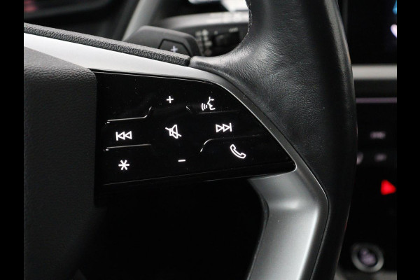 Audi Q4 e-tron 40 Launch edition Advanced 77 kWh | Stoelverwarming | Trekhaak | Adaptive cruise | Camera | Matrix LED | Navigatie | Carplay | Audi Sound | Parkeerhulp