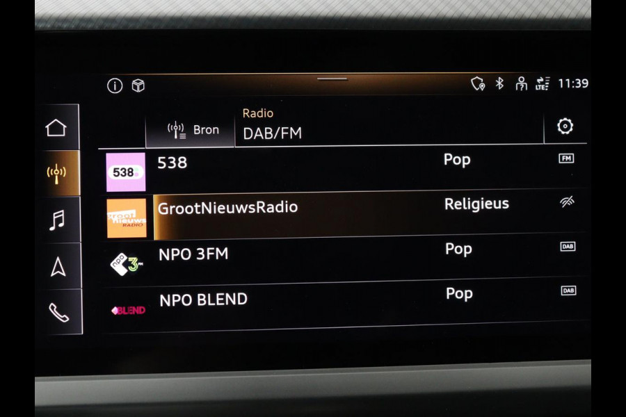 Audi Q4 e-tron 40 Launch edition Advanced 77 kWh | Stoelverwarming | Trekhaak | Adaptive cruise | Camera | Matrix LED | Navigatie | Carplay | Audi Sound | Parkeerhulp