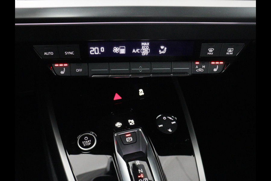 Audi Q4 e-tron 40 Launch edition Advanced 77 kWh | Stoelverwarming | Trekhaak | Adaptive cruise | Camera | Matrix LED | Navigatie | Carplay | Audi Sound | Parkeerhulp