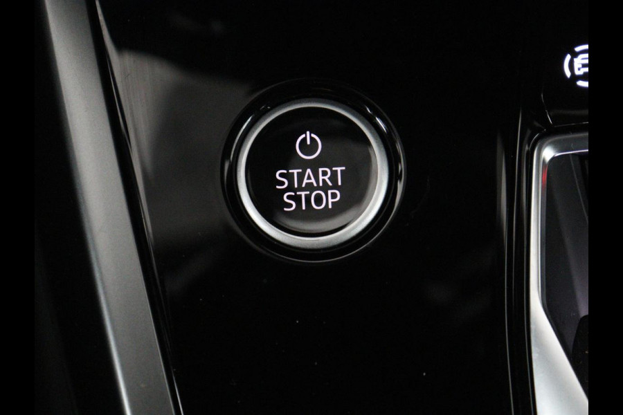 Audi Q4 e-tron 40 Launch edition Advanced 77 kWh | Stoelverwarming | Trekhaak | Adaptive cruise | Camera | Matrix LED | Navigatie | Carplay | Audi Sound | Parkeerhulp