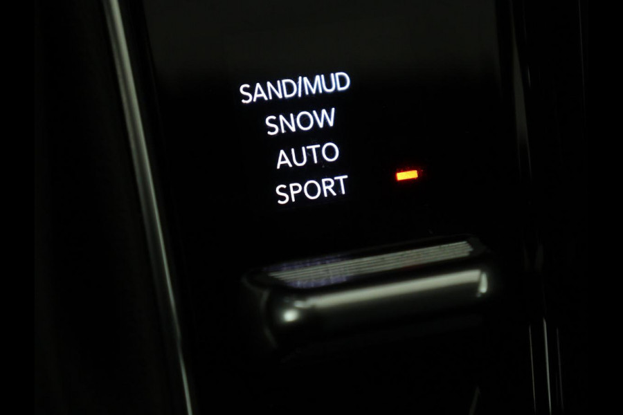 Jeep Compass 4xe 240 Plug-in Hybrid Electric S | Stoel & stuurverwarming | Trekhaak | Adaptive cruise | 360 Camera | Leder | Full LED | Carplay | 19'' | Keyless | Navigatie | PHEV