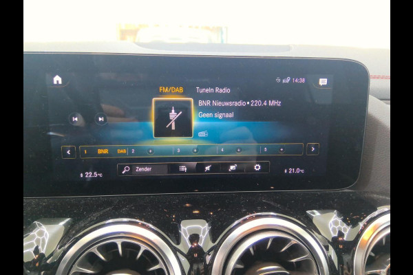 Mercedes-Benz EQA 250 Business Solution AMG 67 kWh Full Options | 42500 km!