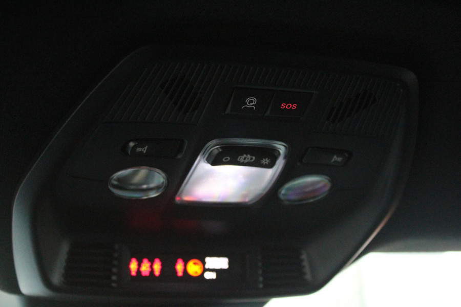 Fiat Grande Panda 1.2 Hybrid 110PK ICON | APPLE CARPLAY/ANDROID AUTO | CRUISE CONTROL | PARKEERSENSOREN ACHTER | LED KOPLAMPEN | LICHTMETALEN VELGEN 16" | DAB+ RADIO |