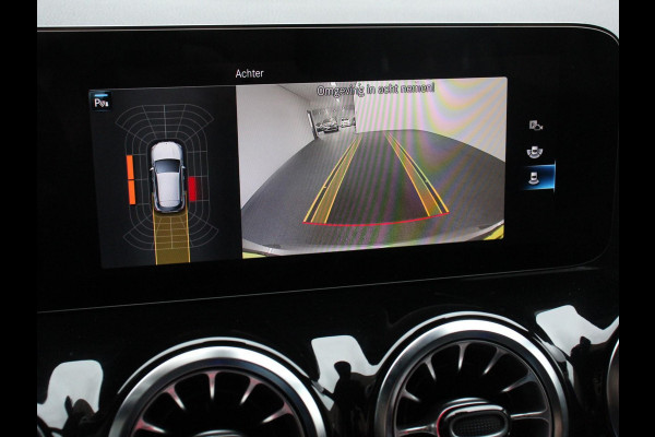 Mercedes-Benz GLA 200 Progressive | Climate control | Parkeersensoren | Apple carplay/ Andriod auto | Verwarmde voorstoelen | LED | Achteruitrijcamera | Adeptive cruise control
