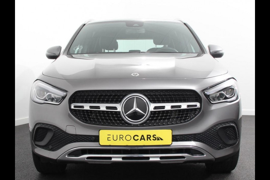 Mercedes-Benz GLA 200 Progressive | Climate control | Parkeersensoren | Apple carplay/ Andriod auto | Verwarmde voorstoelen | LED | Achteruitrijcamera | Adeptive cruise control