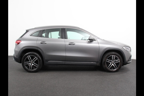 Mercedes-Benz GLA 200 Progressive | Climate control | Parkeersensoren | Apple carplay/ Andriod auto | Verwarmde voorstoelen | LED | Achteruitrijcamera | Adeptive cruise control