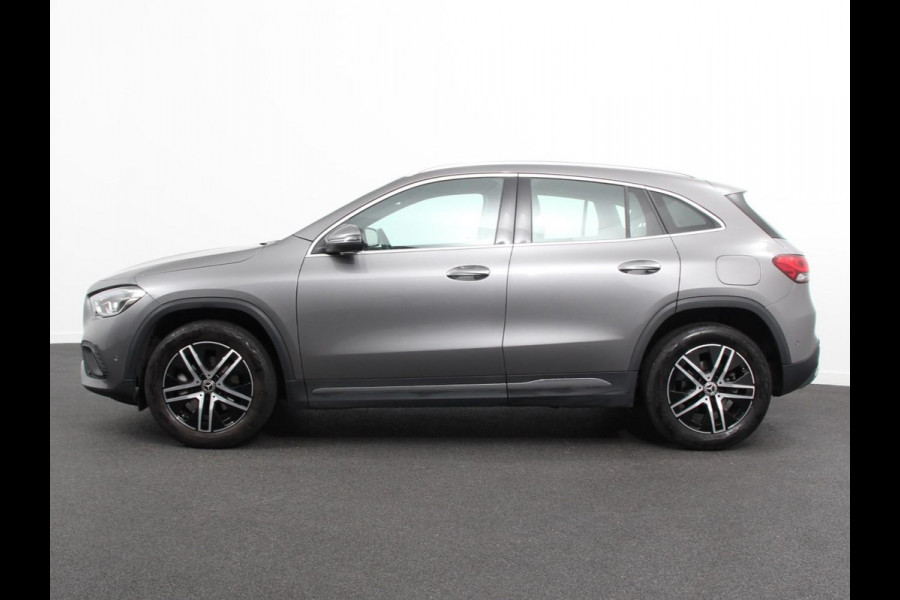 Mercedes-Benz GLA 200 Progressive | Climate control | Parkeersensoren | Apple carplay/ Andriod auto | Verwarmde voorstoelen | LED | Achteruitrijcamera | Adeptive cruise control