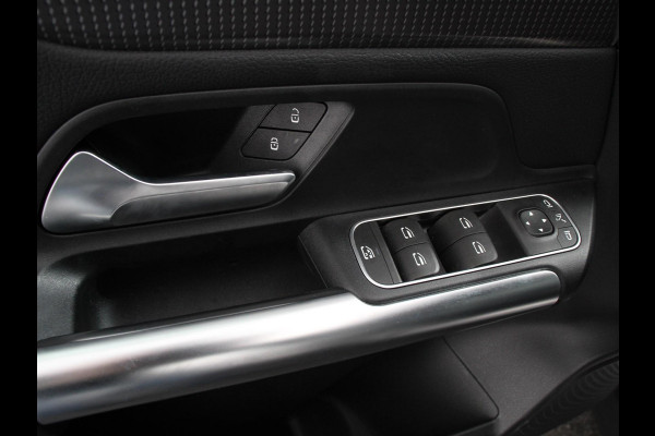 Mercedes-Benz GLA 200 Progressive | Climate control | Parkeersensoren | Apple carplay/ Andriod auto | Verwarmde voorstoelen | LED | Achteruitrijcamera | Adeptive cruise control