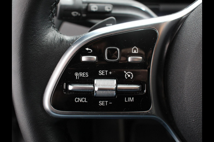 Mercedes-Benz GLA 200 Progressive | Climate control | Parkeersensoren | Apple carplay/ Andriod auto | Verwarmde voorstoelen | LED | Achteruitrijcamera | Adeptive cruise control