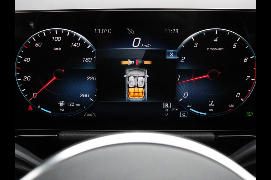 Mercedes-Benz GLA 200 Progressive | Climate control | Parkeersensoren | Apple carplay/ Andriod auto | Verwarmde voorstoelen | LED | Achteruitrijcamera | Adeptive cruise control