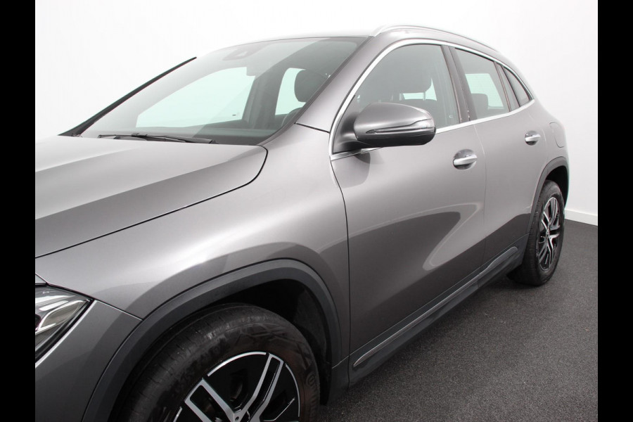 Mercedes-Benz GLA 200 Progressive | Climate control | Parkeersensoren | Apple carplay/ Andriod auto | Verwarmde voorstoelen | LED | Achteruitrijcamera | Adeptive cruise control