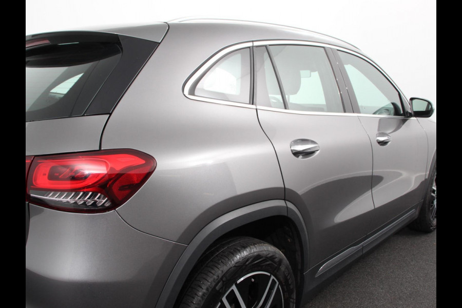 Mercedes-Benz GLA 200 Progressive | Climate control | Parkeersensoren | Apple carplay/ Andriod auto | Verwarmde voorstoelen | LED | Achteruitrijcamera | Adeptive cruise control