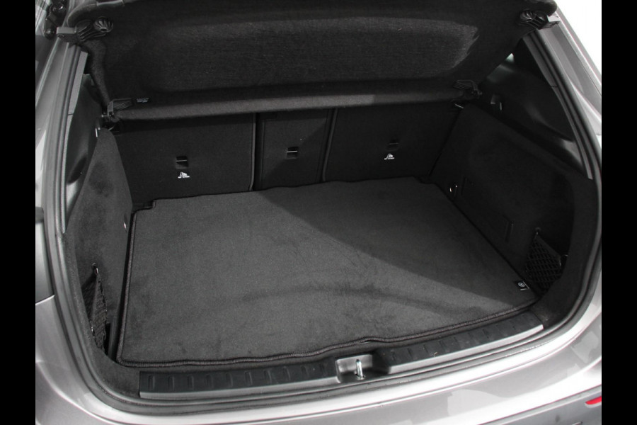 Mercedes-Benz GLA 200 Progressive | Climate control | Parkeersensoren | Apple carplay/ Andriod auto | Verwarmde voorstoelen | LED | Achteruitrijcamera | Adeptive cruise control