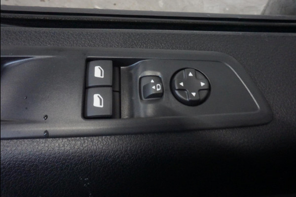 Peugeot Expert 2.0 BlueHDI 180PK Dubbele Cabine Automaat Navigatie Parkeersensoren Clima Control Trekhaak