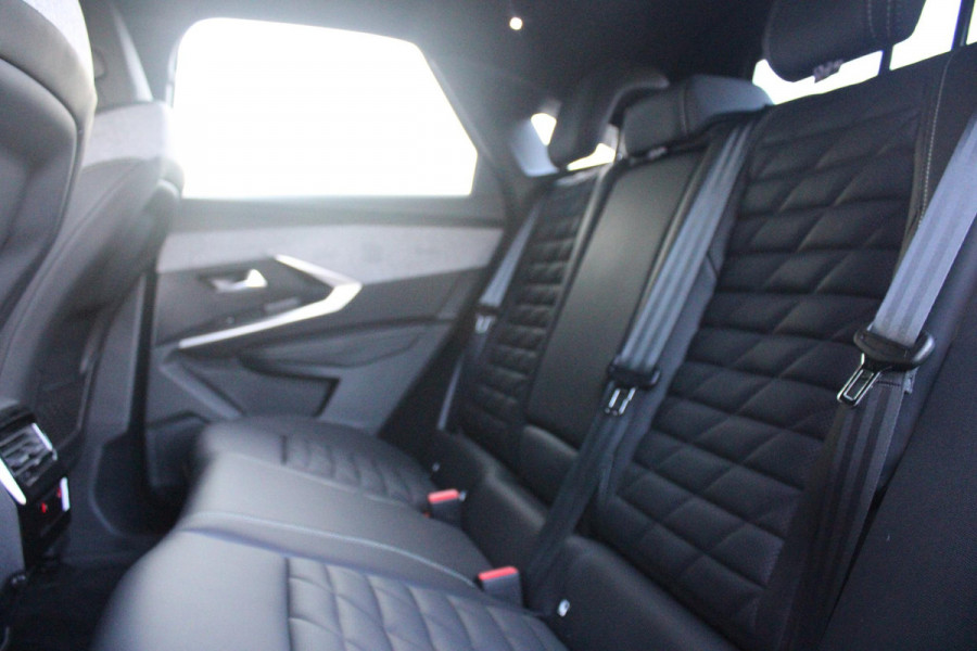 Peugeot 3008 1.6 plug-in Hybrid 195 GT **NIEUW** | NAPPA LEDEREN BEKLEDING DONKERGRIJS | PANORAMISCH SCHUIF/KANTEL DAK | FOCAL AUDIO SYSTEM | TREKHAAK MET AFNEEMBARE KOGEL | ELEKTRISCH BEDIENBARE VOORSTOELEN MET GEHEUGEN/MASSAGE FUNCTIE | STOEL VENTILATIE | STOEL/STUUR VERWARMING | NAVIGATIE | DRAADLOZE APPLE CARPLAY/ANDROID AUTO | FULL LED MATRIX KOPLAMPEN | 20" LICHTMETALEN VELGEN | ELEKTRISCH BEDIENBARE ACHTERKLEP | SFEER VERLICHTING | 360° CAMERA | DODEHOEK DETECTIE | KEYLESS ENTRY/START | 7,4KW ONBOARD CHARGER |