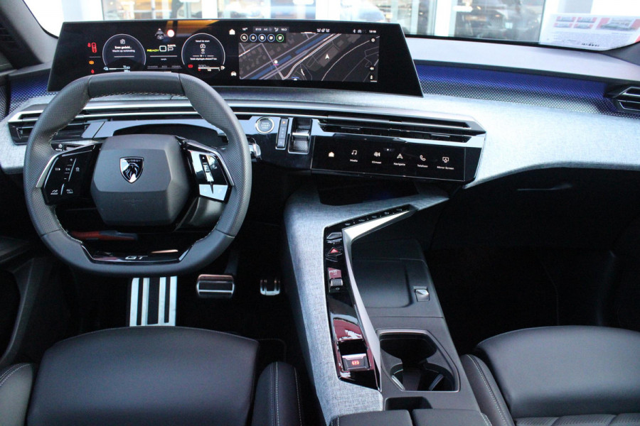 Peugeot 3008 1.6 plug-in Hybrid 195 GT **NIEUW** | NAPPA LEDEREN BEKLEDING DONKERGRIJS | PANORAMISCH SCHUIF/KANTEL DAK | FOCAL AUDIO SYSTEM | TREKHAAK MET AFNEEMBARE KOGEL | ELEKTRISCH BEDIENBARE VOORSTOELEN MET GEHEUGEN/MASSAGE FUNCTIE | STOEL VENTILATIE | STOEL/STUUR VERWARMING | NAVIGATIE | DRAADLOZE APPLE CARPLAY/ANDROID AUTO | FULL LED MATRIX KOPLAMPEN | 20" LICHTMETALEN VELGEN | ELEKTRISCH BEDIENBARE ACHTERKLEP | SFEER VERLICHTING | 360° CAMERA | DODEHOEK DETECTIE | KEYLESS ENTRY/START | 7,4KW ONBOARD CHARGER |