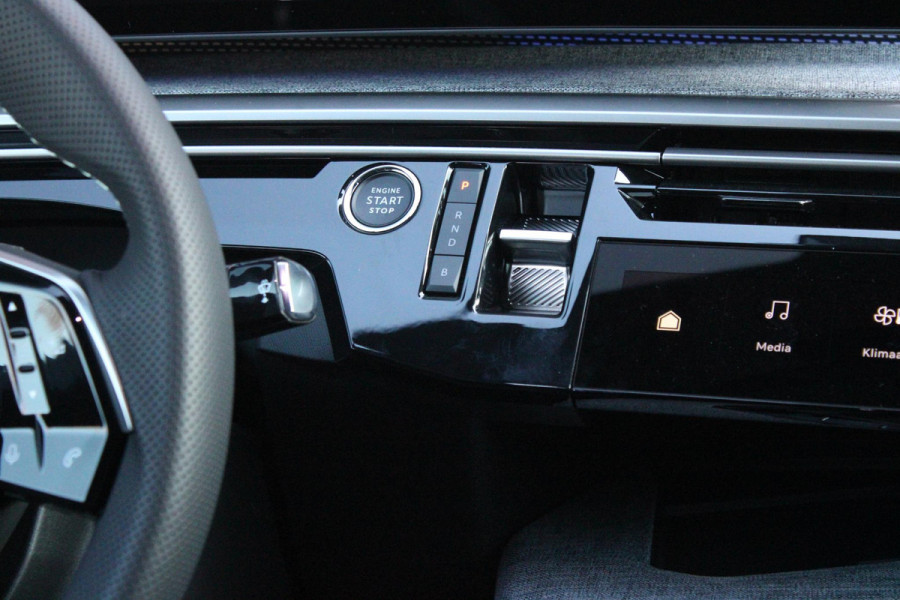 Peugeot 3008 1.6 plug-in Hybrid 195 GT **NIEUW** | NAPPA LEDEREN BEKLEDING DONKERGRIJS | PANORAMISCH SCHUIF/KANTEL DAK | FOCAL AUDIO SYSTEM | TREKHAAK MET AFNEEMBARE KOGEL | ELEKTRISCH BEDIENBARE VOORSTOELEN MET GEHEUGEN/MASSAGE FUNCTIE | STOEL VENTILATIE | STOEL/STUUR VERWARMING | NAVIGATIE | DRAADLOZE APPLE CARPLAY/ANDROID AUTO | FULL LED MATRIX KOPLAMPEN | 20" LICHTMETALEN VELGEN | ELEKTRISCH BEDIENBARE ACHTERKLEP | SFEER VERLICHTING | 360° CAMERA | DODEHOEK DETECTIE | KEYLESS ENTRY/START | 7,4KW ONBOARD CHARGER |