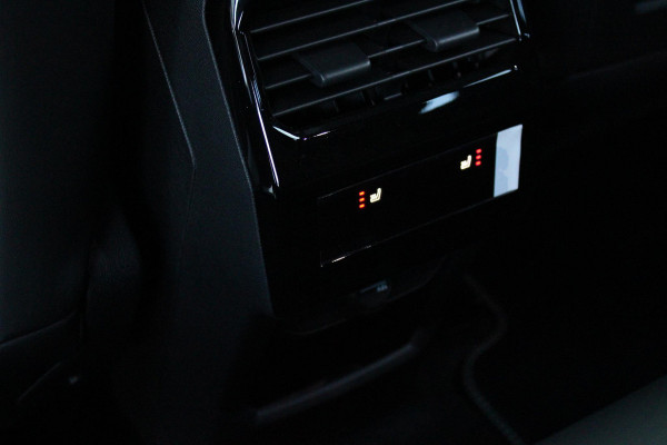 Peugeot 3008 1.6 plug-in Hybrid 195 GT **NIEUW** | NAPPA LEDEREN BEKLEDING DONKERGRIJS | PANORAMISCH SCHUIF/KANTEL DAK | FOCAL AUDIO SYSTEM | TREKHAAK MET AFNEEMBARE KOGEL | ELEKTRISCH BEDIENBARE VOORSTOELEN MET GEHEUGEN/MASSAGE FUNCTIE | STOEL VENTILATIE | STOEL/STUUR VERWARMING | NAVIGATIE | DRAADLOZE APPLE CARPLAY/ANDROID AUTO | FULL LED MATRIX KOPLAMPEN | 20" LICHTMETALEN VELGEN | ELEKTRISCH BEDIENBARE ACHTERKLEP | SFEER VERLICHTING | 360° CAMERA | DODEHOEK DETECTIE | KEYLESS ENTRY/START | 7,4KW ONBOARD CHARGER |