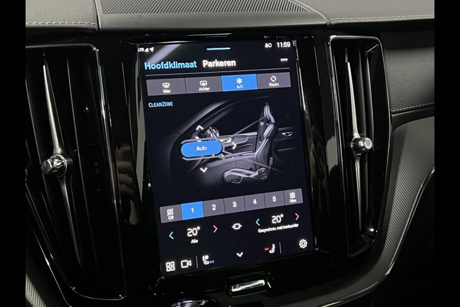 Volvo XC60 2.0 T6 Plug-in hybrid AWD Ultra Black Edition Trekhaak | Bowers & Wilkins | Massage | Stoel ventilatie | Open dak | Stuur-/stoelverwarming | Head-up