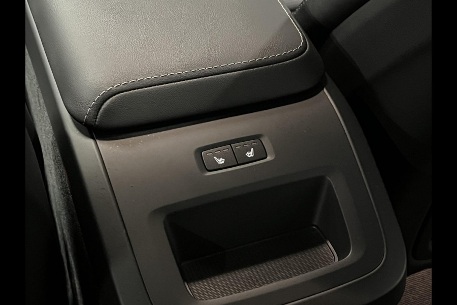 Volvo XC60 2.0 T6 Plug-in hybrid AWD Ultra Black Edition Trekhaak | Bowers & Wilkins | Massage | Stoel ventilatie | Open dak | Stuur-/stoelverwarming | Head-up
