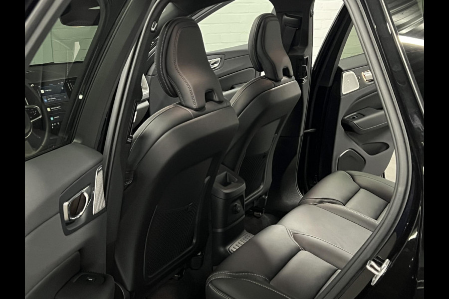 Volvo XC60 2.0 T6 Plug-in hybrid AWD Ultra Black Edition Trekhaak | Bowers & Wilkins | Massage | Stoel ventilatie | Open dak | Stuur-/stoelverwarming | Head-up