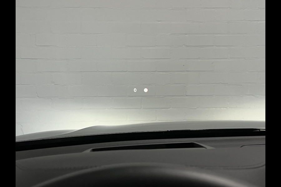 Volvo XC60 2.0 T6 Plug-in hybrid AWD Ultra Black Edition Trekhaak | Bowers & Wilkins | Massage | Stoel ventilatie | Open dak | Stuur-/stoelverwarming | Head-up