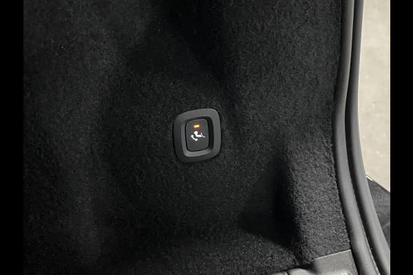Volvo XC60 2.0 T6 Plug-in hybrid AWD Ultra Black Edition Trekhaak | Bowers & Wilkins | Massage | Stoel ventilatie | Open dak | Stuur-/stoelverwarming | Head-up